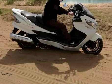 2008 Suzuki Burgman (SkyWave) 400, белый, 220000 рублей, вид 3