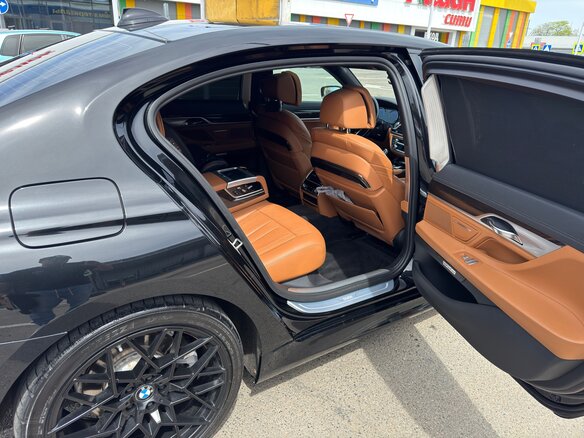 2017 BMW 7 серии Long 730Ld xDrive VI (G11/G12), чёрный, 3700000 рублей - вид 17