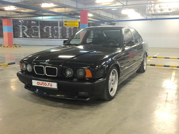 1990 BMW 5 серии 535i III (E34), чёрный