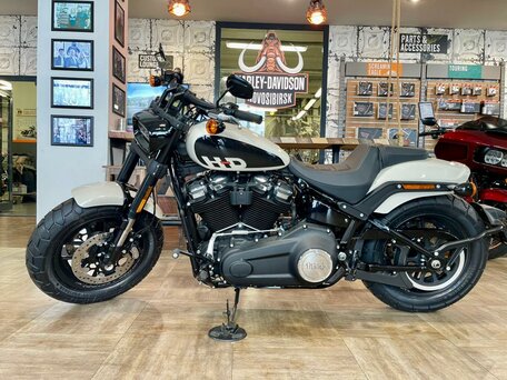 2022 Harley-Davidson Fat Bob, белый, 3100000 рублей, вид 3