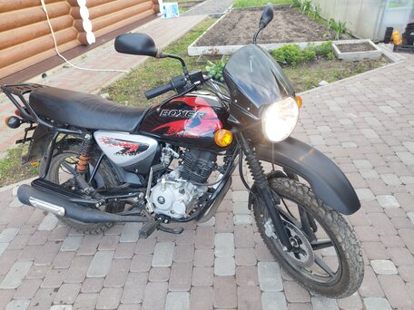 2021 Bajaj Boxer BM 150X, красный, 120000 рублей, вид 1