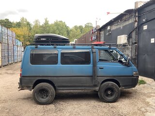 1989 Mitsubishi Delica III, синий, 600000 рублей, вид 1