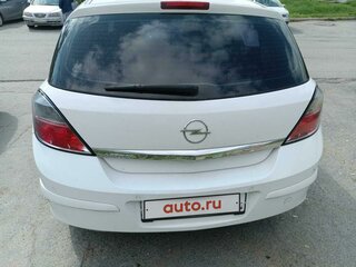 2011 Opel Astra H Рестайлинг, белый, 750000 рублей, вид 3