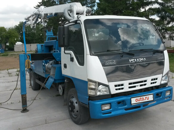 2010 Isuzu Автобетононасос, синий