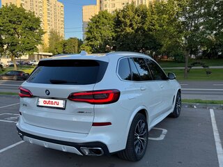 2019 BMW X5 30d IV (G05/G18), белый, 8250000 рублей, вид 5