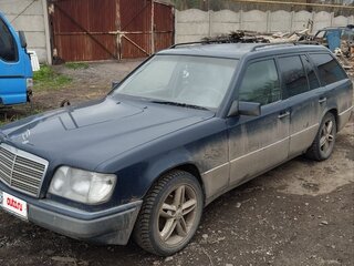 1994 Mercedes-Benz E-Класс 220 I (W124), чёрный, 350000 рублей, вид 3