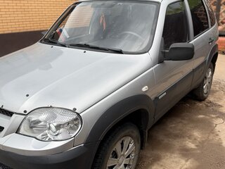 2012 Chevrolet Niva I Рестайлинг, серебристый, 420000 рублей, вид 4