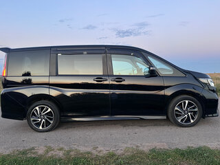 2017 Honda Stepwgn V, чёрный, 2300000 рублей, вид 3