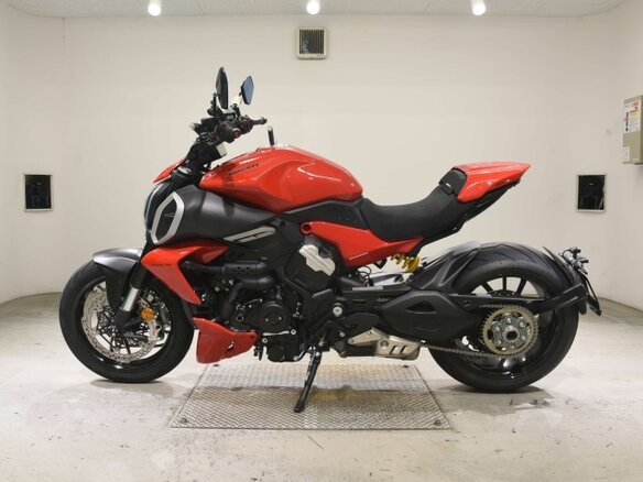 2025 Ducati Diavel V4, красный, 2450000 рублей - вид 1
