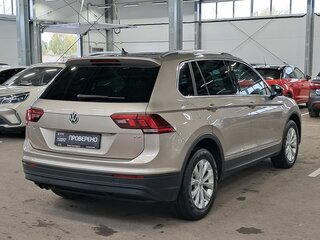 2017 Volkswagen Tiguan II, бежевый, 2222000 рублей, вид 5