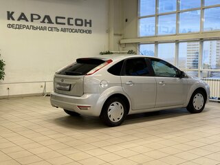 2010 Ford Focus II Рестайлинг, серебристый, 515000 рублей, вид 2