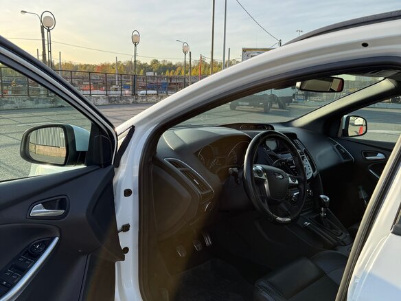 2012 Ford Focus ST III, белый, 1500000 рублей - вид 12
