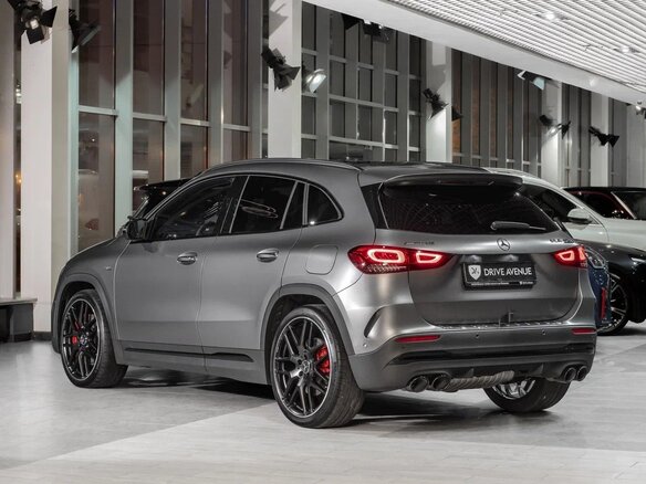 2022 Mercedes-Benz GLA AMG 45 S AMG II (H247), серый, 5950000 рублей - вид 5
