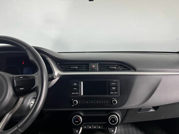 2021 Kia Rio X IV Рестайлинг, чёрный - вид 18