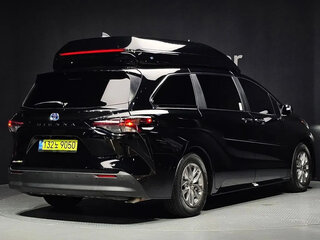 2025 Toyota Sienna IV, чёрный, 13207000 рублей, вид 2