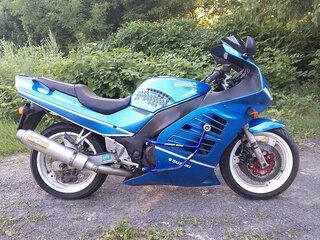 Suzuki RF 400