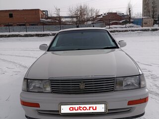 1992 Toyota Crown IX (S140), белый, 405000 рублей, вид 1