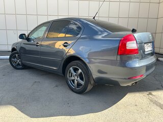 2010 Skoda Octavia II (A5) Рестайлинг, серый, 870000 рублей, вид 3