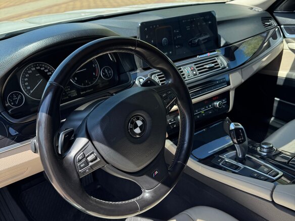 2012 BMW 5 серии 525d xDrive VI (F10/F11/F07), белый, 2400000 рублей - вид 8