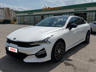 2021 Kia K5 III, белый, 2750000 рублей, вид 1