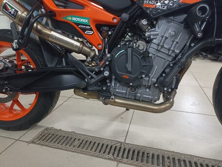 2022 KTM 890 Duke GP, оранжевый, 1050000 рублей, вид 5
