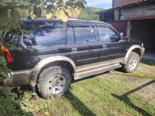 2003 Mitsubishi Pajero Sport I, чёрный, 950000 рублей, вид 4
