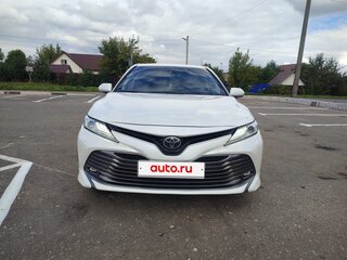 2019 Toyota Camry VIII (XV70), белый, 2350000 рублей, вид 1