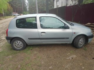2001 Renault Clio II, серебристый, 250000 рублей, вид 2