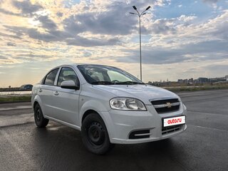 2011 Chevrolet Aveo I Рестайлинг, белый, 650000 рублей, вид 1