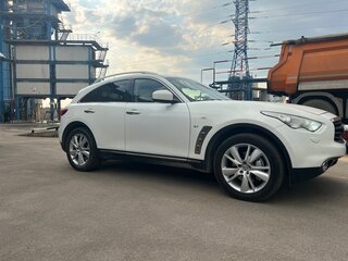 2013 Infiniti FX37 II (S51) Рестайлинг, белый, 1690000 рублей, вид 3