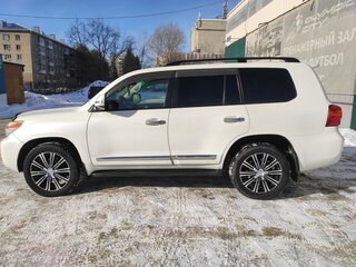 2012 Toyota Land Cruiser 200 Series Рестайлинг 1, белый, 4500000 рублей, вид 5