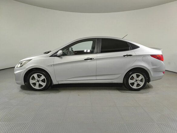 2013 Hyundai Solaris I, серебристый, 579090 рублей - вид 7