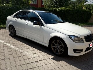 2011 Mercedes-Benz C-Класс 180 BlueEFFICIENCY III (W204) Рестайлинг, белый, 1200000 рублей, вид 3