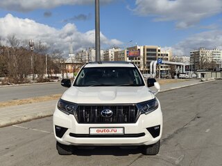 2022 Toyota Land Cruiser Prado 150 Series Рестайлинг 3, белый, 5600000 рублей, вид 2