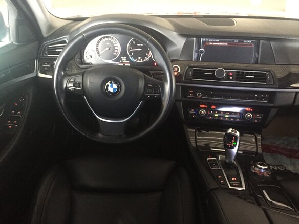 2011 BMW 5 серии 530d xDrive VI (F10/F11/F07), чёрный - вид 17