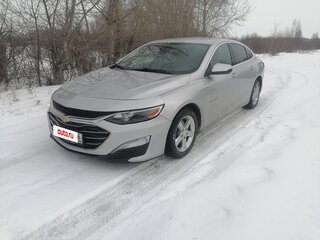 2019 Chevrolet Malibu IX Рестайлинг, серебристый, 1430000 рублей, вид 4