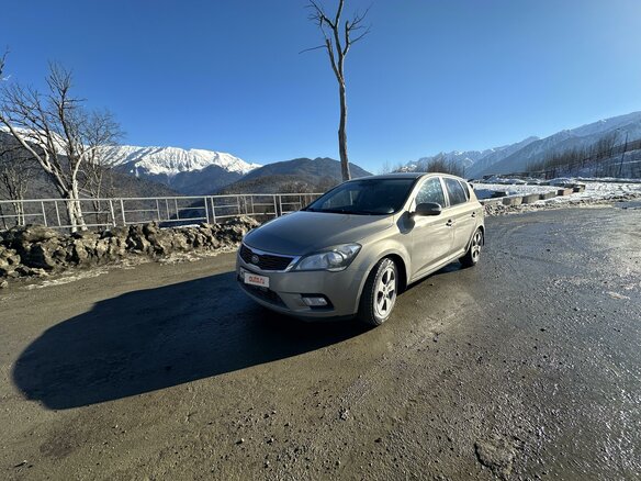 2010 Kia Ceed I Рестайлинг, серебристый, 500000 рублей
