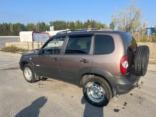 2013 Chevrolet Niva I Рестайлинг, коричневый, 500000 рублей, вид 5