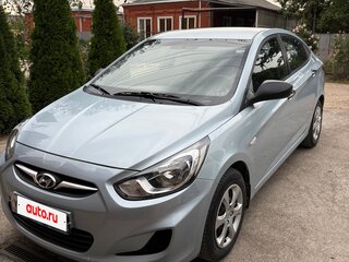 2013 Hyundai Solaris I, серый, 700000 рублей, вид 1