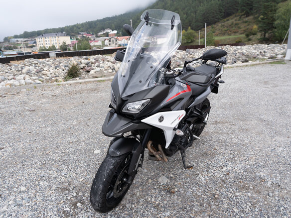 2018 Yamaha MT-09 Tracer (FJ-09), серый, 750000 рублей - вид 2