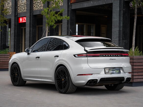 2024 Porsche Cayenne Coupé III Рестайлинг, серый, 14900000 рублей - вид 13