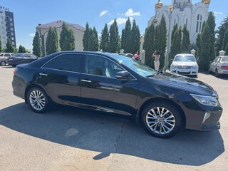 2017 Toyota Camry VII (XV50) Рестайлинг 2, чёрный, 2000000 рублей, вид 3