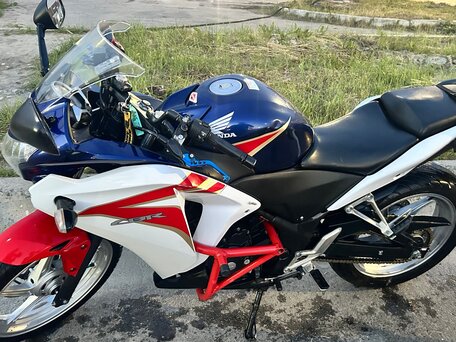 2011 Honda CB250R, белый, 350000 рублей, вид 3