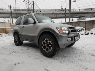 2001 Mitsubishi Pajero III, серебристый, 715000 рублей, вид 5