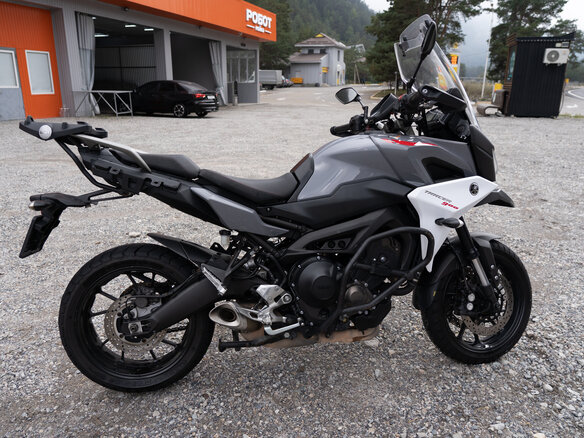 2018 Yamaha MT-09 Tracer (FJ-09), серый, 750000 рублей - вид 11