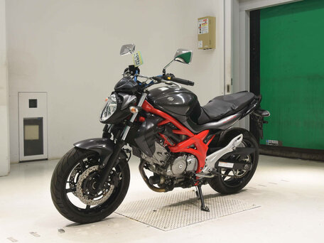 2014 Suzuki SFV 650 Gladius, чёрный, 421213 рублей, вид 3