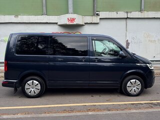 2021 Volkswagen Caravelle T6 Рестайлинг, синий, 5850000 рублей, вид 3