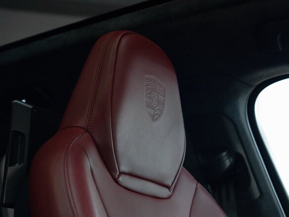 2021 Porsche Cayenne GTS Coupé III, серый, 11000000 рублей - вид 8