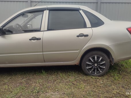 2013 Lada (ВАЗ) Granta I, серебристый, 280000 рублей, вид 3