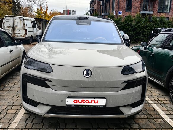 2025 Denza N9 46.9 kWh, серебристый, 7500000 рублей